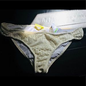 White/cream lace bikini bottoms